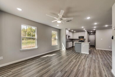 609 E 1st St, Bonham, TX 75418 - photo 5