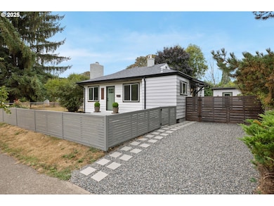 10116 N Hudson St, Portland, OR 97203 - photo 3