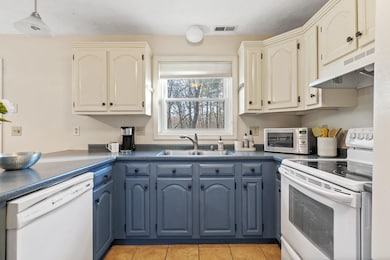 7A Kingston Way unit A, Hudson, NH 03051 - photo 6