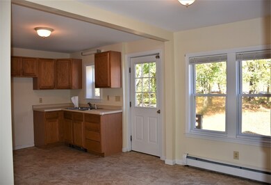 7 Daniels St, Dudley, MA 01571 - photo 5