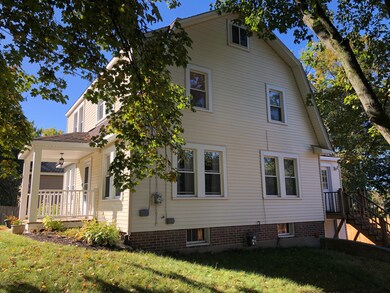 21 Greylock side view of exterior