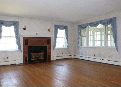 407 Springfield St, Palmer, MA 01069 - photo 4