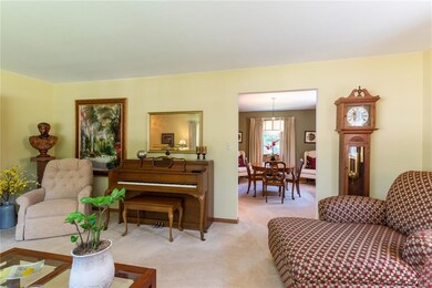 1006 34th St SE, Cedar Rapids, IA 52403 - photo 5