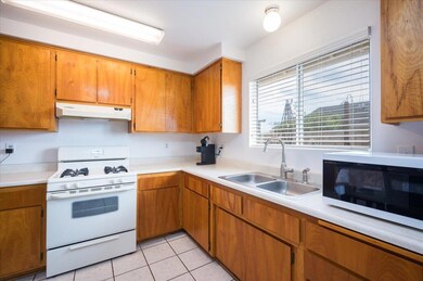 11-Kitchen