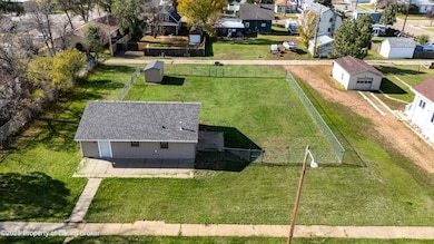 916 1st Ave E, New England, ND 58647 - photo 2