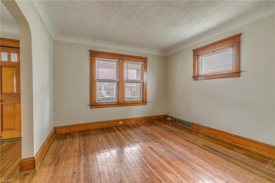 19413 Kewanee Ave, Cleveland, OH 44119 - photo 5