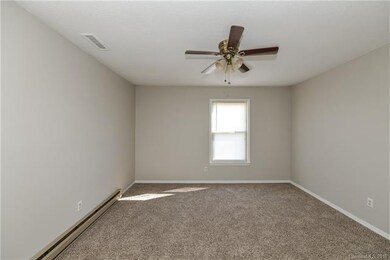 158 Danbury Ln, Statesville, NC 28625 - photo 5