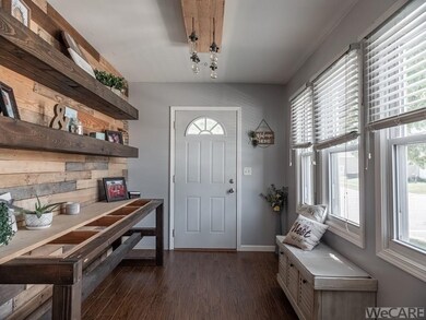 602 E Auglaize St, Wapakoneta, OH 45895 - photo 7