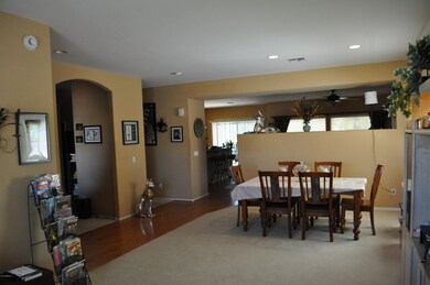 Living/Formal dining