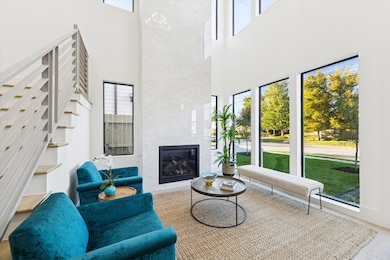 616 Eleanor St, Houston, TX 77009 - photo 4