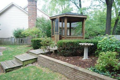 1725 Maple Leaf Ct, Wheaton, IL 60187 - photo 3