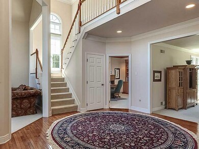 Entry/Foyer.