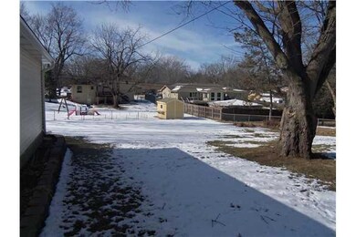 Yard/Garden. fenced yard