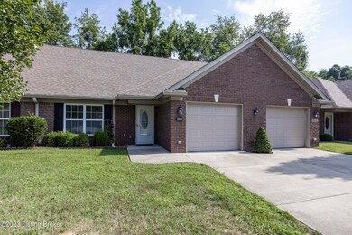 5905 Shepherd Crossing Dr, Louisville, KY 40219 - photo 2