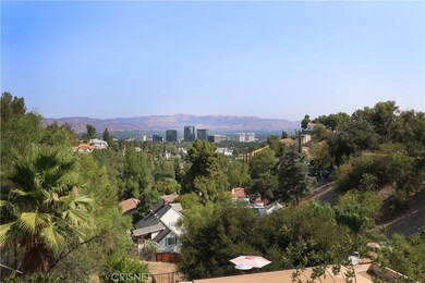 5030 Calatrana Dr, Woodland Hills, CA 91364 - photo 4