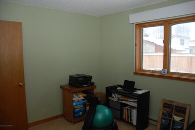 Buenning Bedroom2