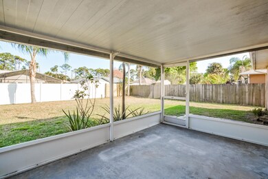 006-photo-sun-room-10553436