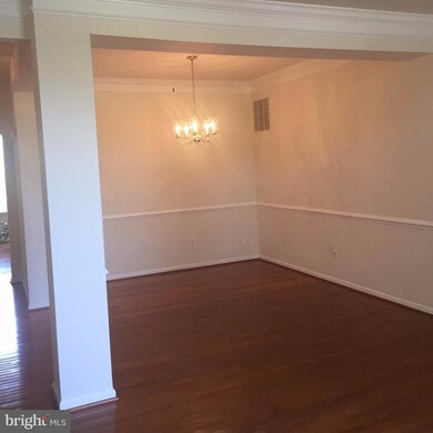 25511 Beresford Dr, Chantilly, VA 20152 - photo 4