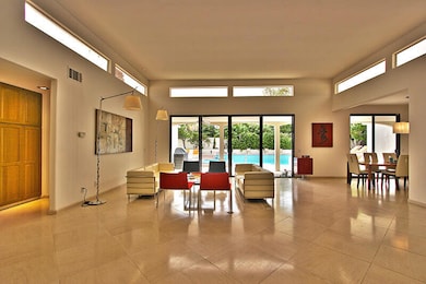 2-72771STHROUGH-LIVING-ROOM-TO-POOL-YARD