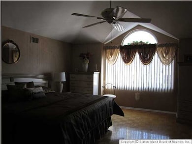 68 Darnell Ln, Staten Island, NY 10309 - photo 6