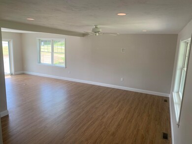 6B Mammoth Rd, Pelham, NH 03076 - photo 7