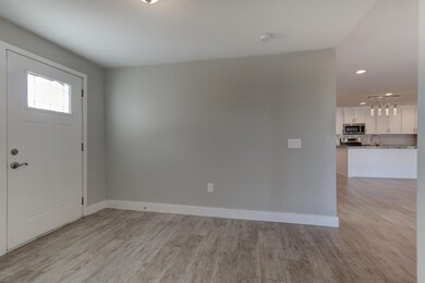 3231 N 27th Pl-11
