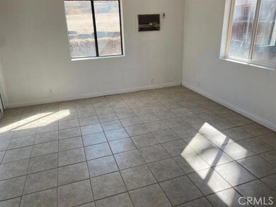 15135 Hesperia Rd, Victorville, CA 92395 - photo 4