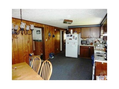 Kitchen. Eat in Kitchen