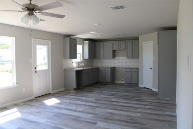 2920 5th St, Bay City, TX 77414 - photo 7