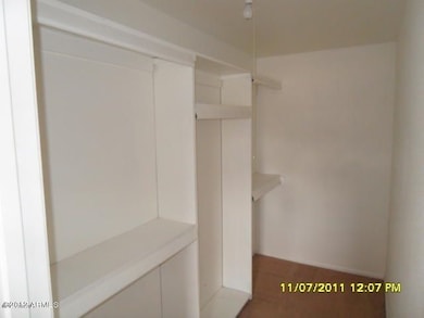 MASTER BEDROOM CLOSET
