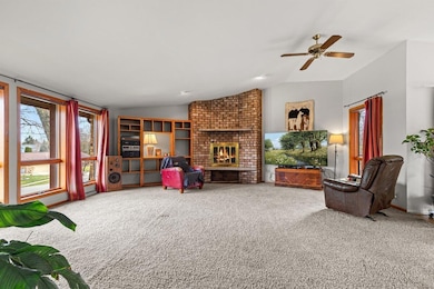 727 Browning Cir, Oconomowoc, WI 53066 - photo 7