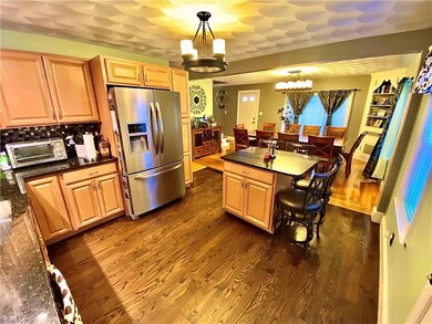 128 Bucklin St, Pawtucket, RI 02861 - photo 4