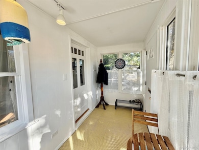 25 School St, Port Washington, NY 11050 - photo 4