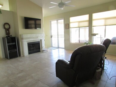 Family Rm/Fireplace