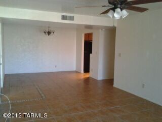 Living room/ dining room