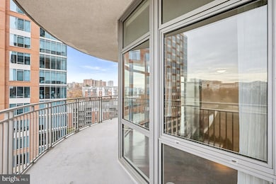 One Park Crest unit 807, McLean, VA 22102 - photo 3