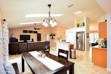 06_1924AARONLANE_5_Kitchen_FlexMLS800x60