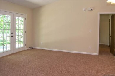 8 Apple Blossom Ln, Hendersonville, NC 28792 - photo 4