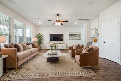 5134 Aedan Oak St, Houston, TX 77018 - photo 7