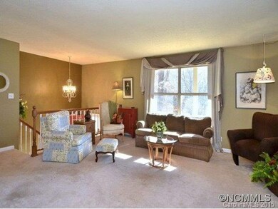 149 Wendy Ln, Hendersonville, NC 28792 - photo 3