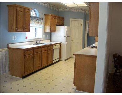 Kitchen. Great kitchen has a pantry.  Move in cond