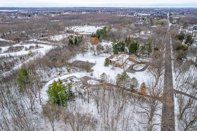 3926 Lake Dr SE, Grand Rapids, MI 49546 - photo 3