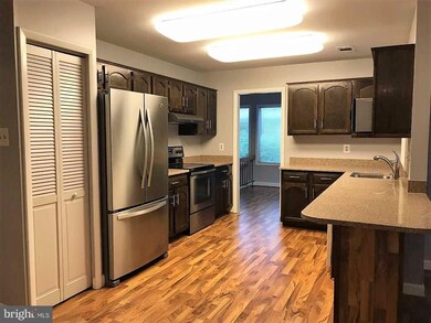 419 Avondale Dr, Sterling, VA 20164 - photo 5