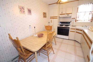 290 Mallory Ave, Staten Island, NY 10305 - photo 5