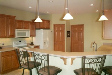 4969 Highwood Cir, Middleton, WI 53562 - photo 2