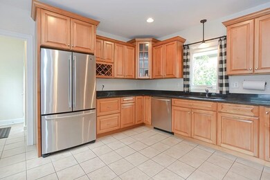 14 Phillips St, Medway, MA 02053 - photo 2
