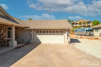 4-Oversized 2 Car Garage (829sf)