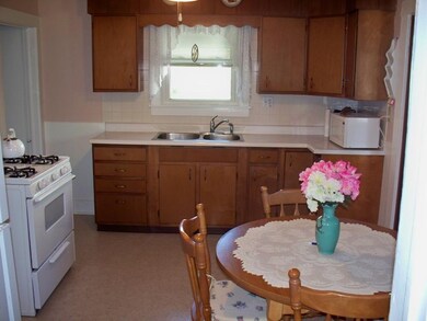 54 Franklin St, West Rutland, VT 05777 - photo 6