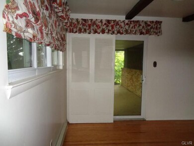 1224 Acorn Cir, Macungie, PA 18062 - photo 4