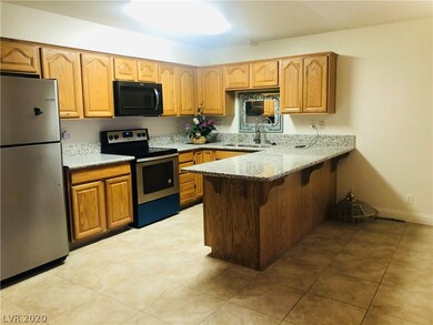 Large kitchen, new sink